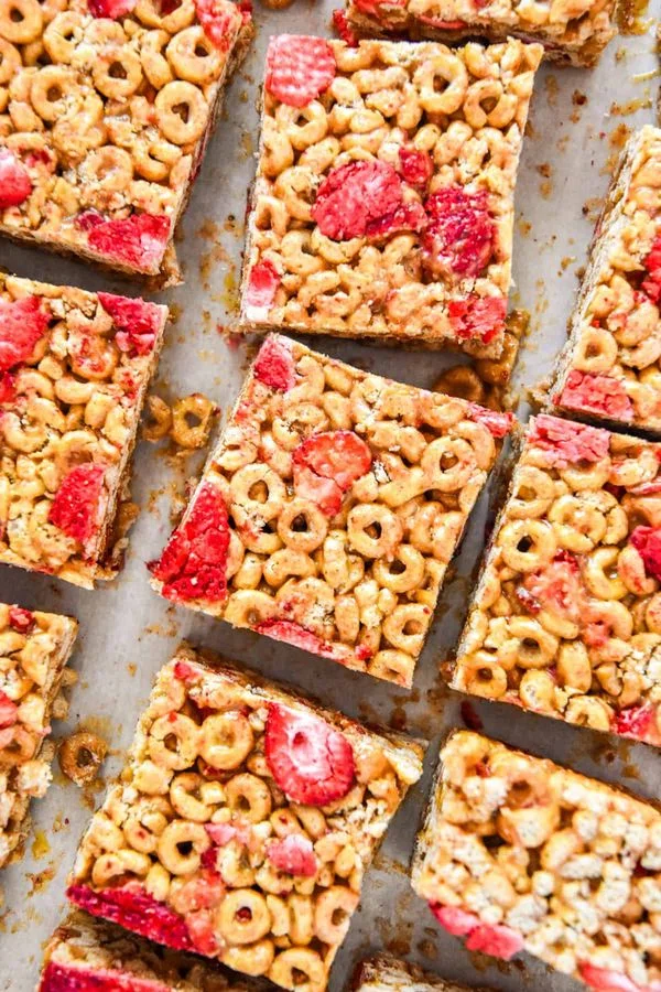 Strawberry Peanut Butter Cheerios Bars cover