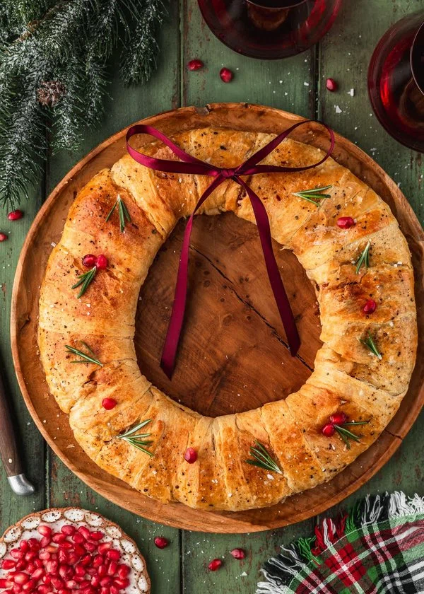 Bacon & Brie Crescent Wreath cover