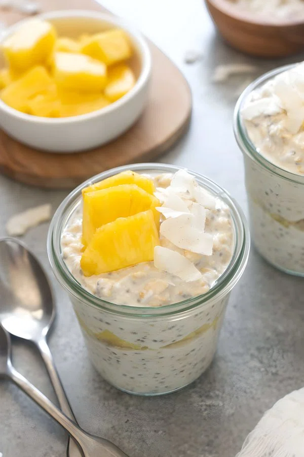 Pina Colada Overnight Oats cover