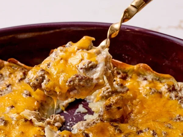 Cheesy Ground Beef and Potatoes cover