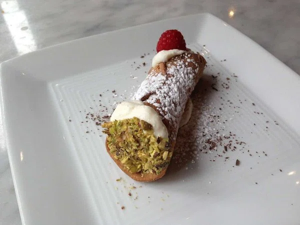 Cannoli alla Siciliana (Sicilian Cannoli) cover