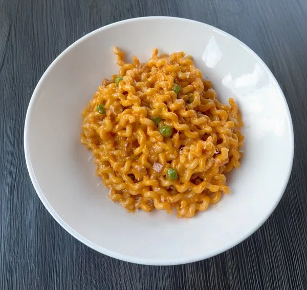 Creamy Tomato Pancetta Pasta with Peas cover