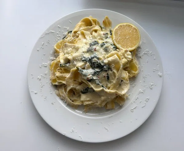Creamy Lemon Spinach Tagliatelle cover