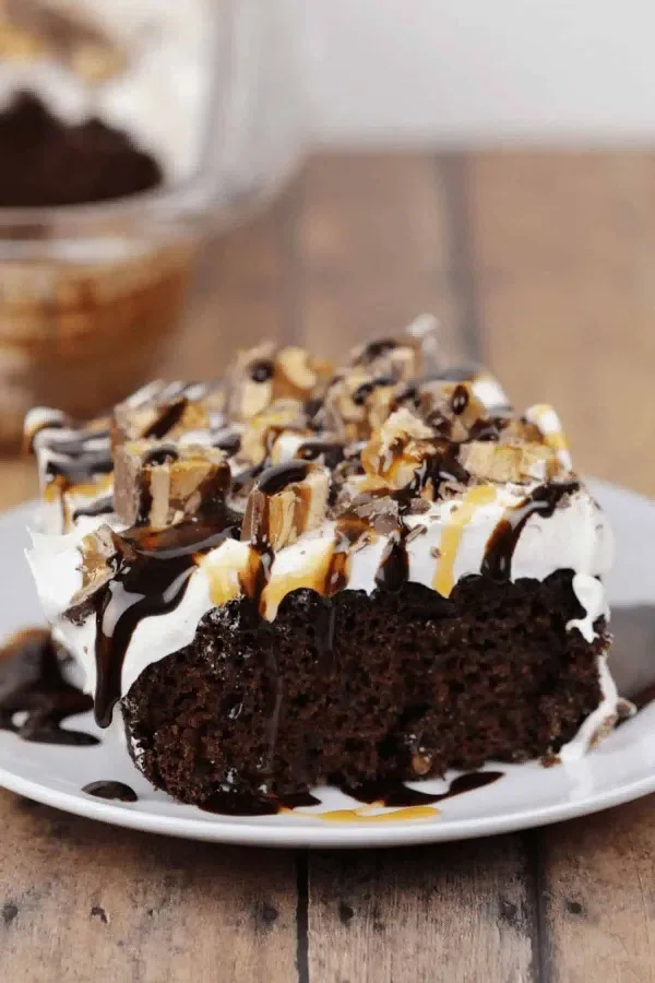 Snickers Cake cover