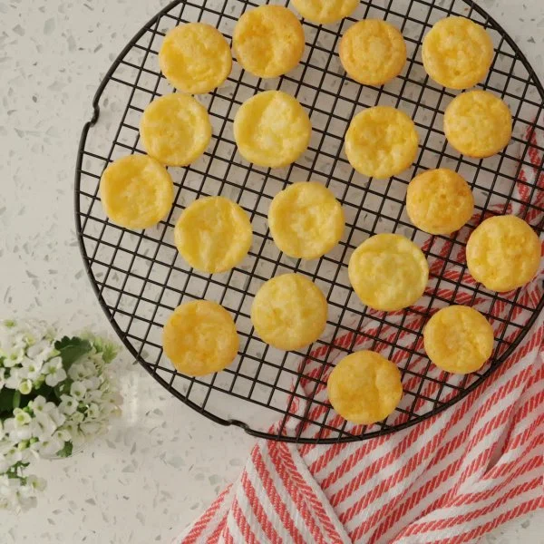 Pão de queijo (Brazilian Cheese Bread) cover