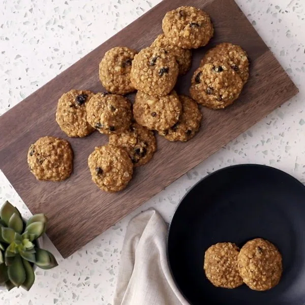 Vegan Oatmeal Raisin Cookies cover