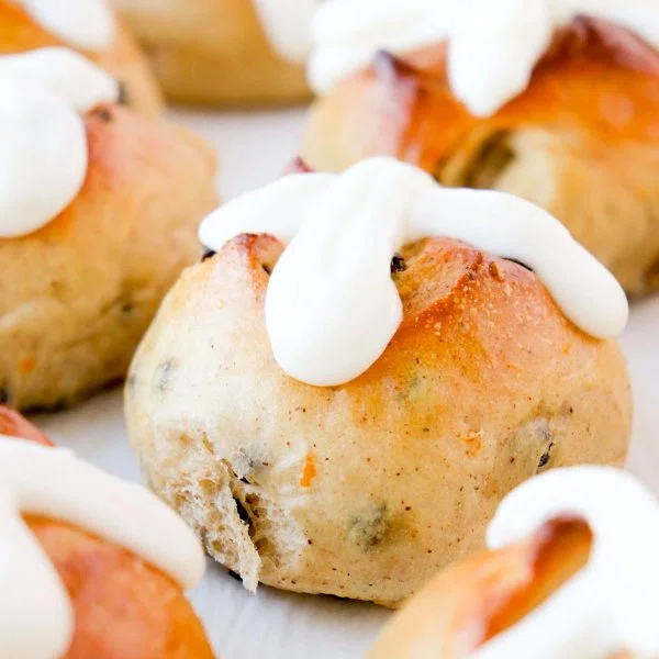 Currant Hot Cross Buns with Icing cover